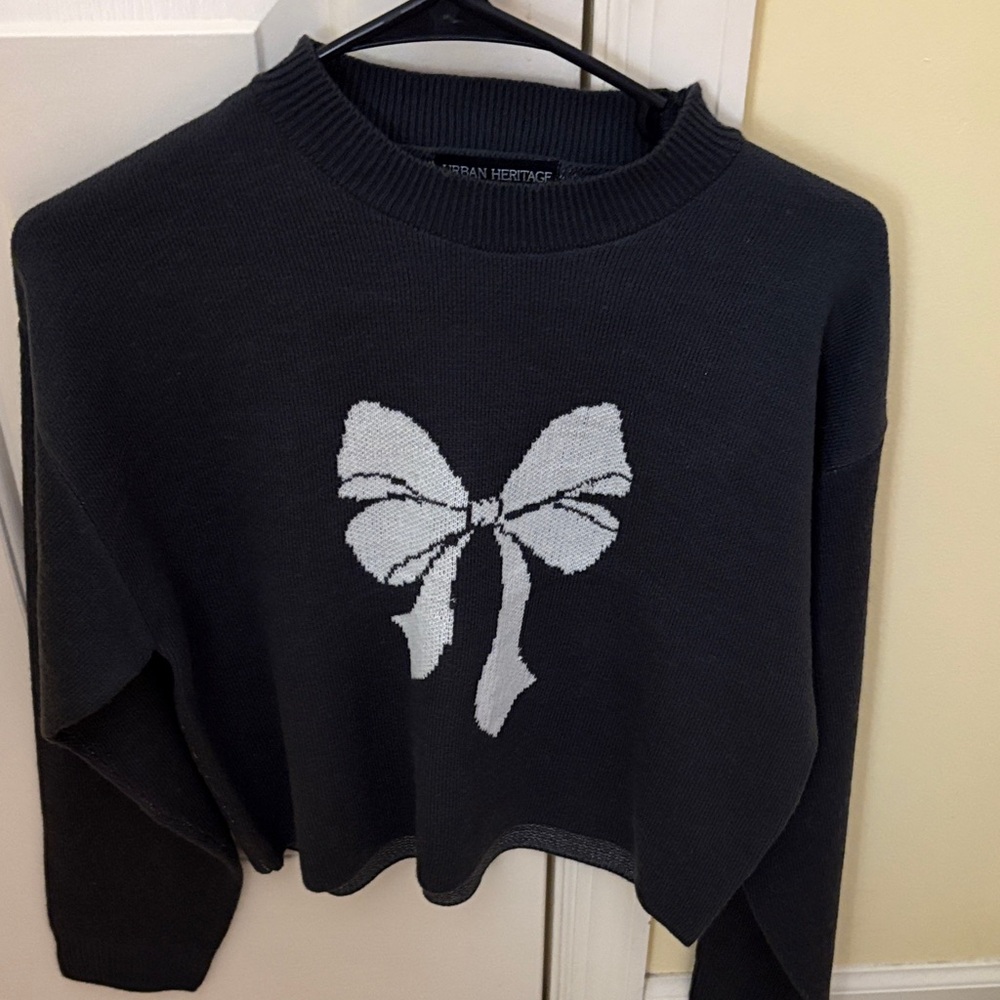 Urban Heritage Charcoal Sweater with Ivory Bow